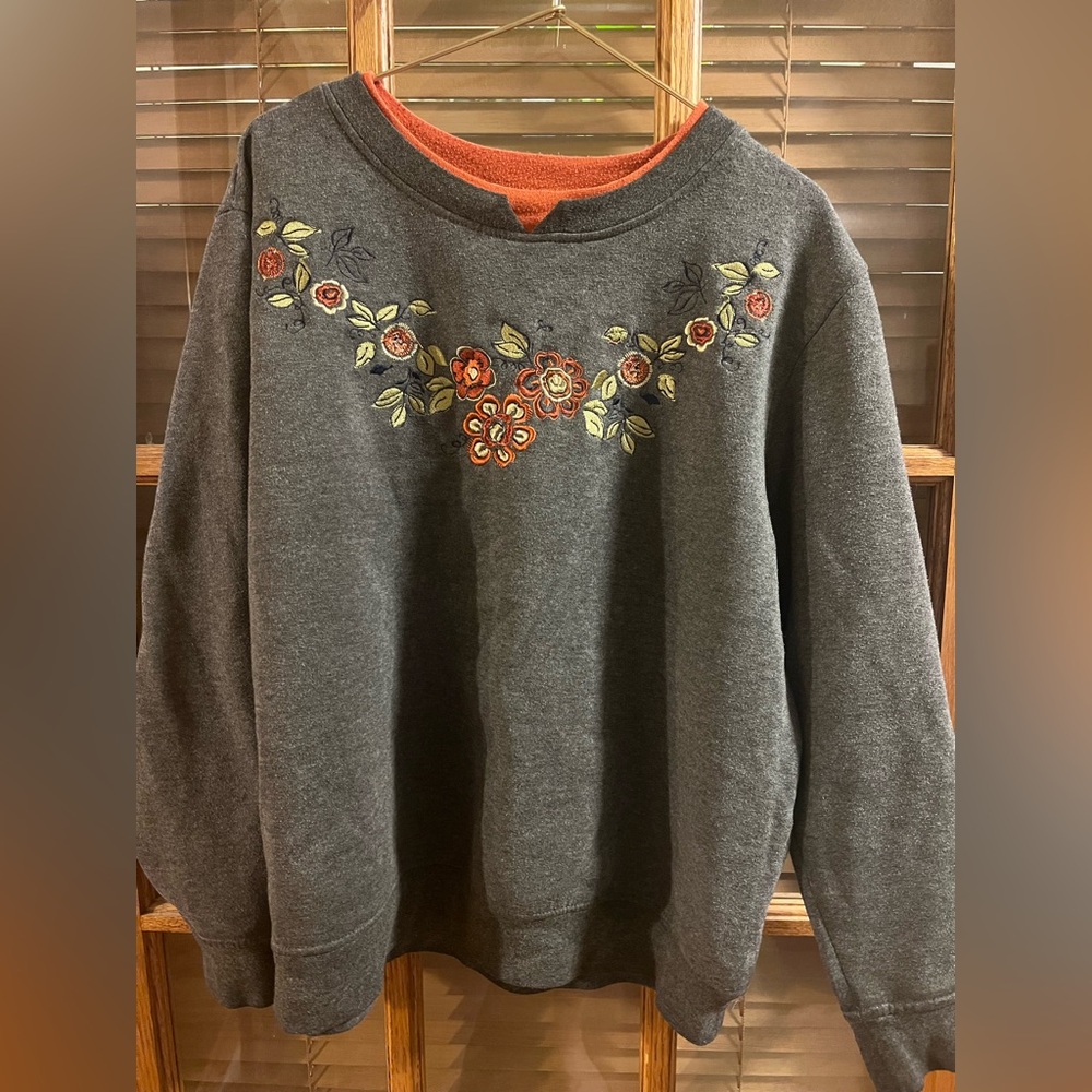 Embroidered Floral Gray Sweater